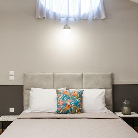 Step One | Luxury Suites Right In The Heart Of Acropolis Next To Metro Station Athen Eksteriør billede