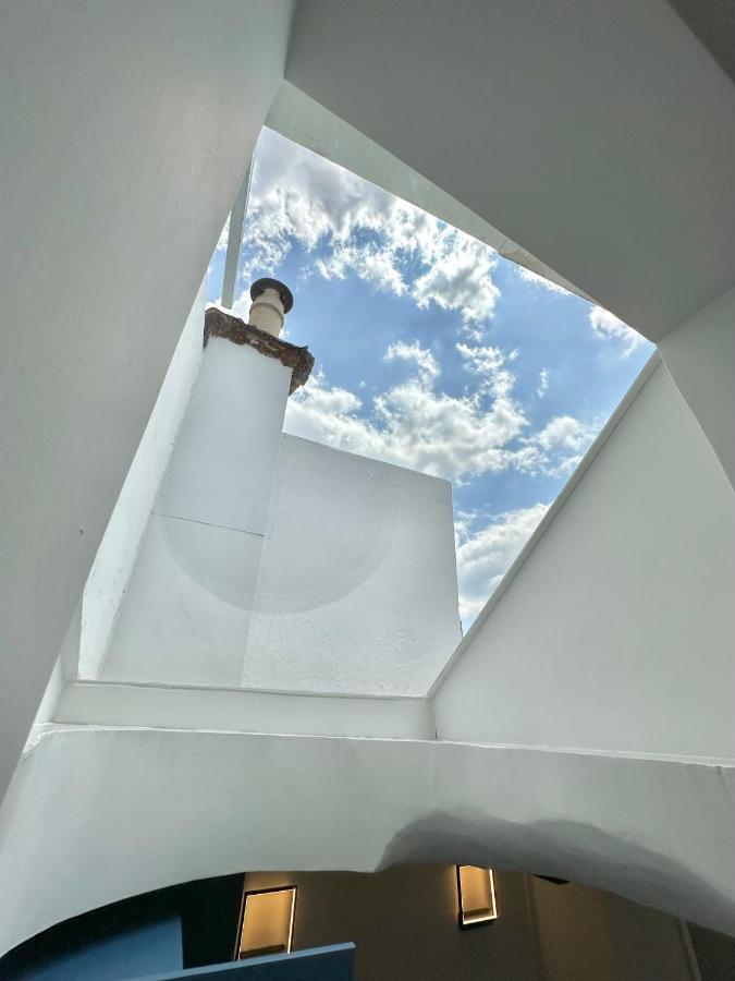 Step One | Luxury Suites Right In The Heart Of Acropolis Next To Metro Station Athen Eksteriør billede