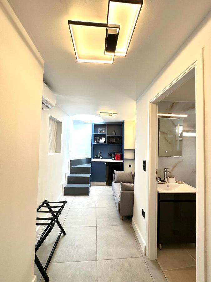 Step One | Luxury Suites Right In The Heart Of Acropolis Next To Metro Station Athen Eksteriør billede