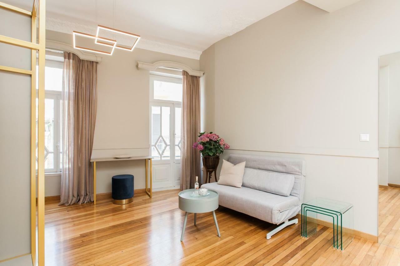 Step One | Luxury Suites Right In The Heart Of Acropolis Next To Metro Station Athen Eksteriør billede