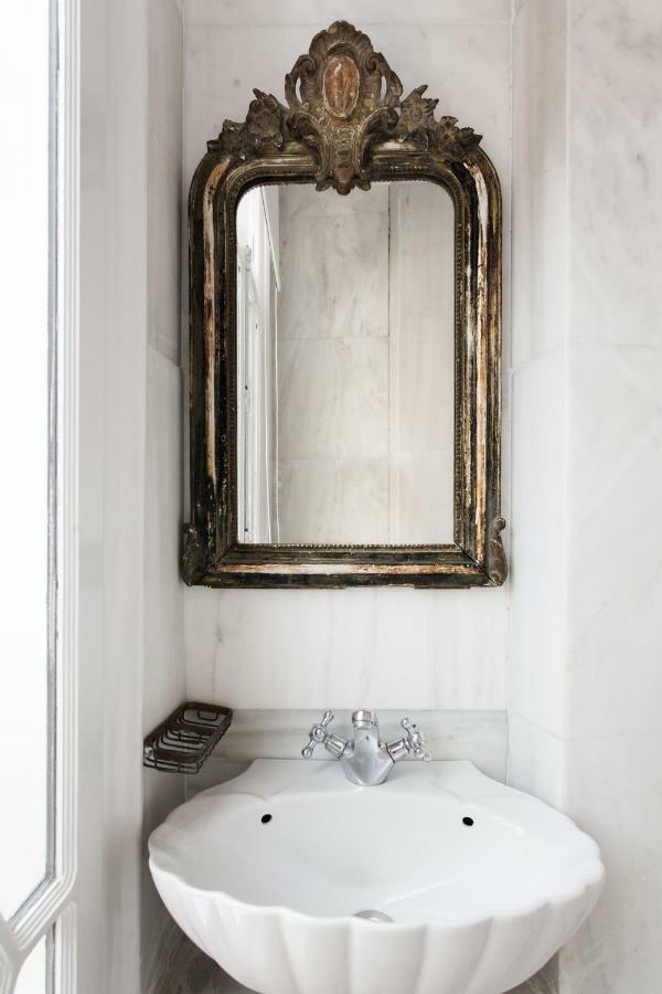 Step One | Luxury Suites Right In The Heart Of Acropolis Next To Metro Station Athen Eksteriør billede