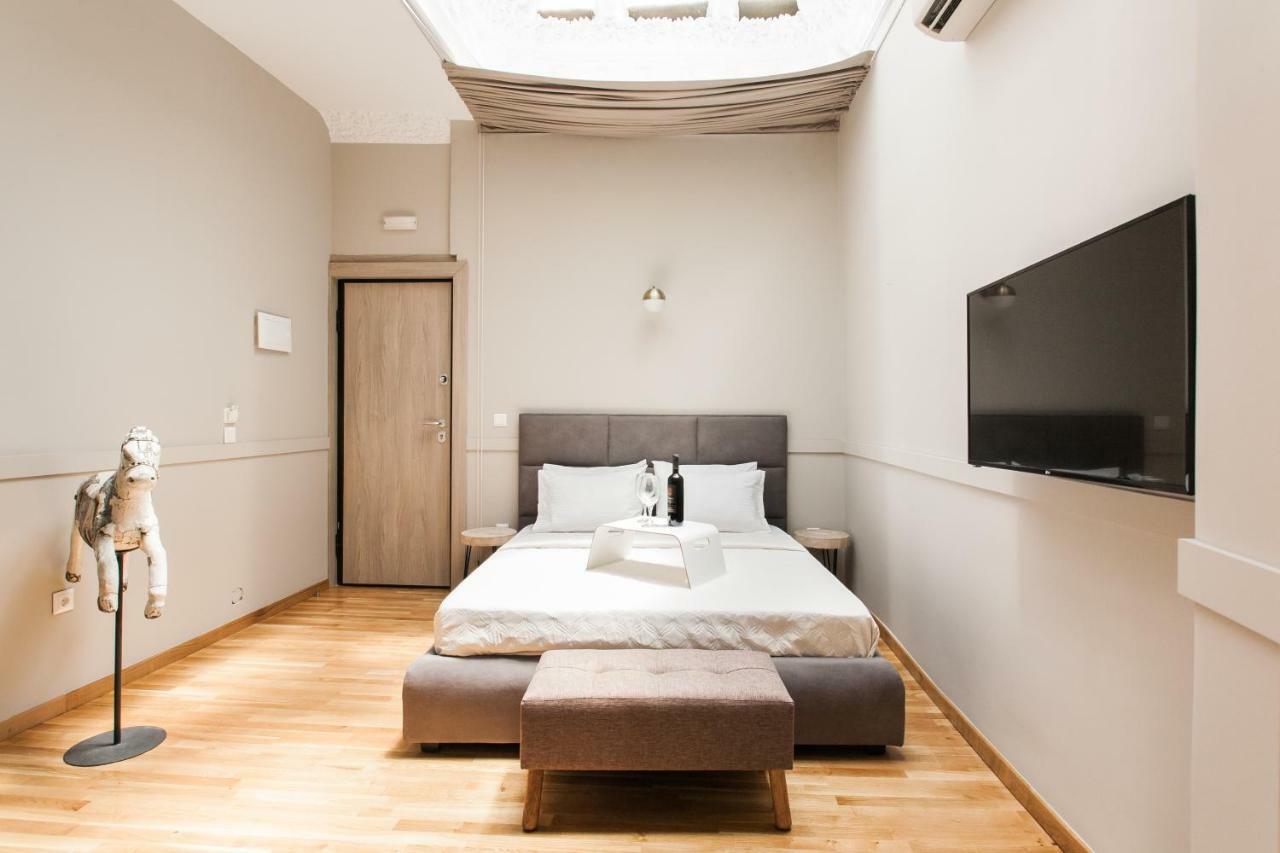 Step One | Luxury Suites Right In The Heart Of Acropolis Next To Metro Station Athen Eksteriør billede