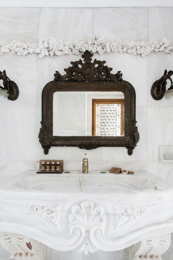 Step One | Luxury Suites Right In The Heart Of Acropolis Next To Metro Station Athen Eksteriør billede