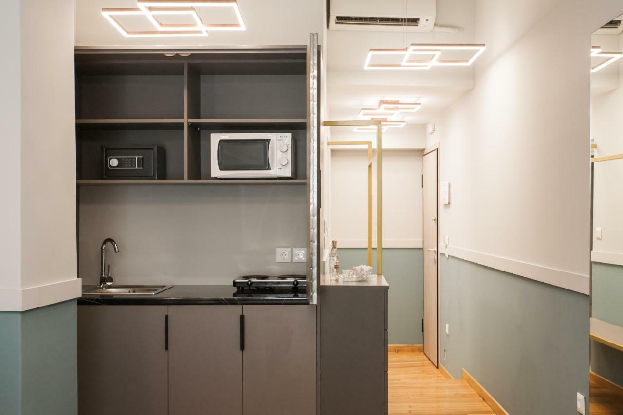 Step One | Luxury Suites Right In The Heart Of Acropolis Next To Metro Station Athen Eksteriør billede