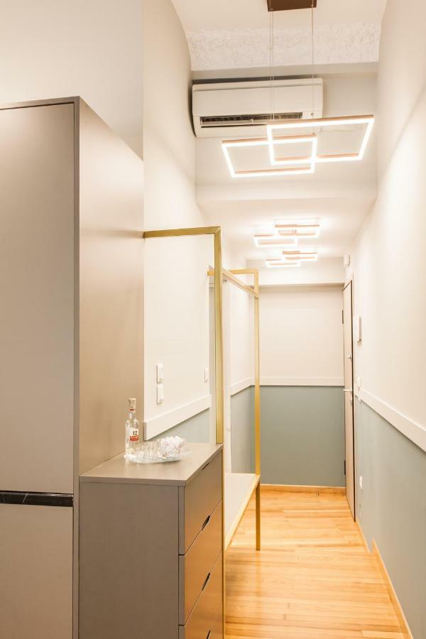 Step One | Luxury Suites Right In The Heart Of Acropolis Next To Metro Station Athen Eksteriør billede