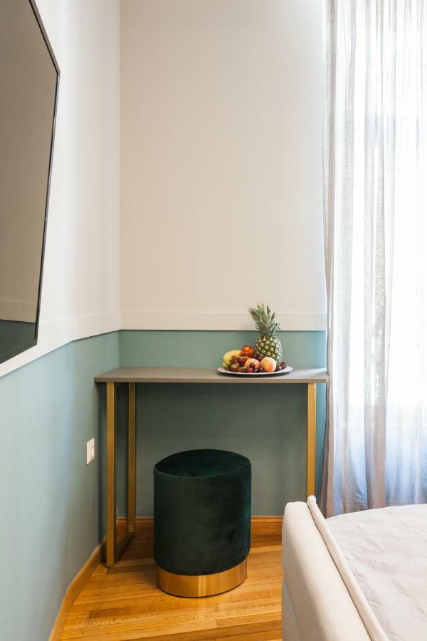Step One | Luxury Suites Right In The Heart Of Acropolis Next To Metro Station Athen Eksteriør billede