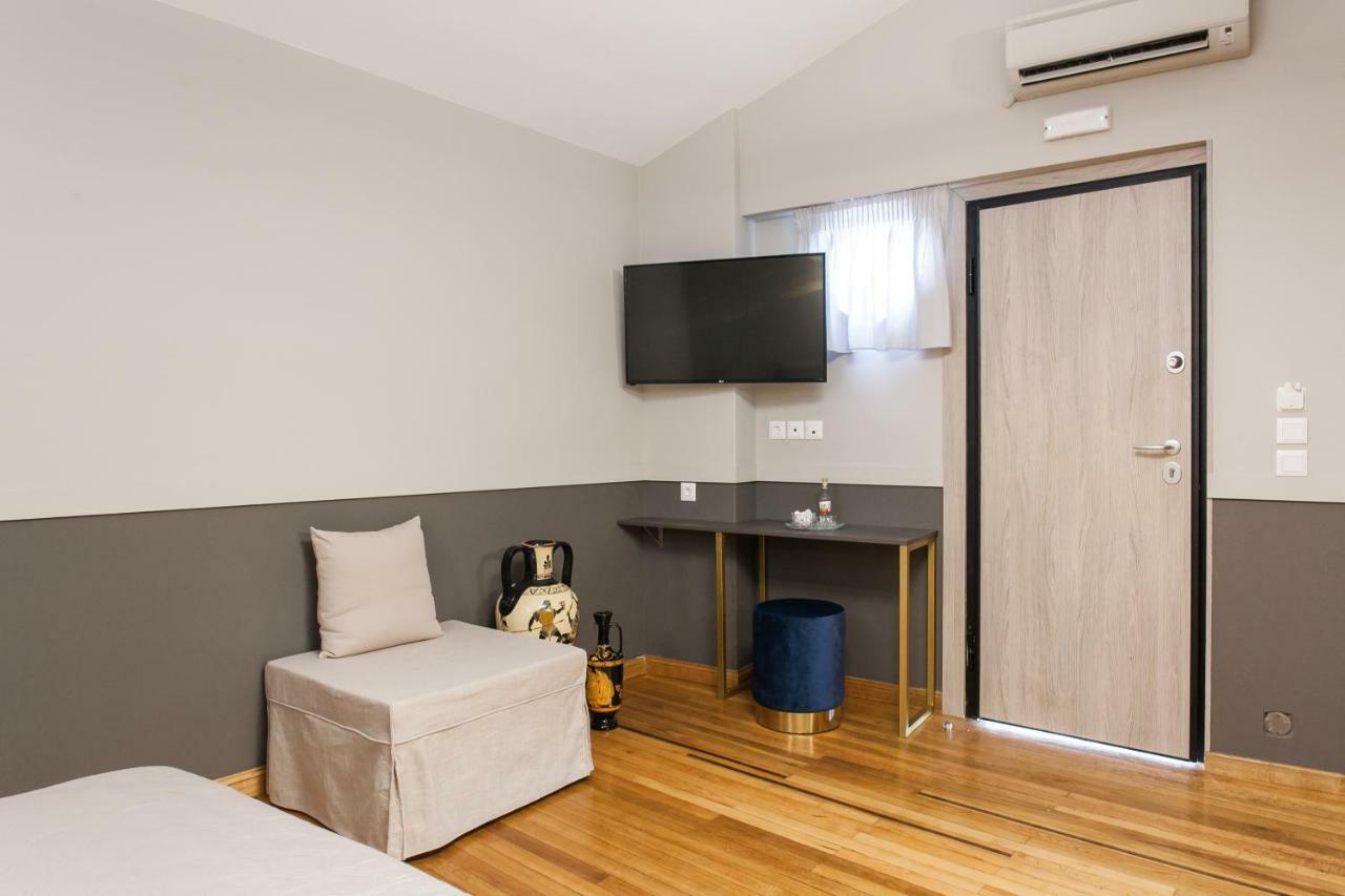 Step One | Luxury Suites Right In The Heart Of Acropolis Next To Metro Station Athen Eksteriør billede