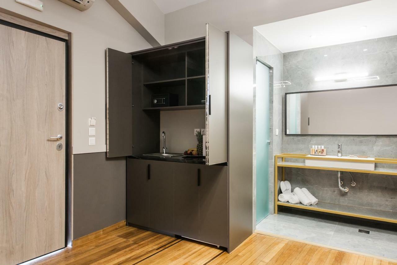 Step One | Luxury Suites Right In The Heart Of Acropolis Next To Metro Station Athen Eksteriør billede