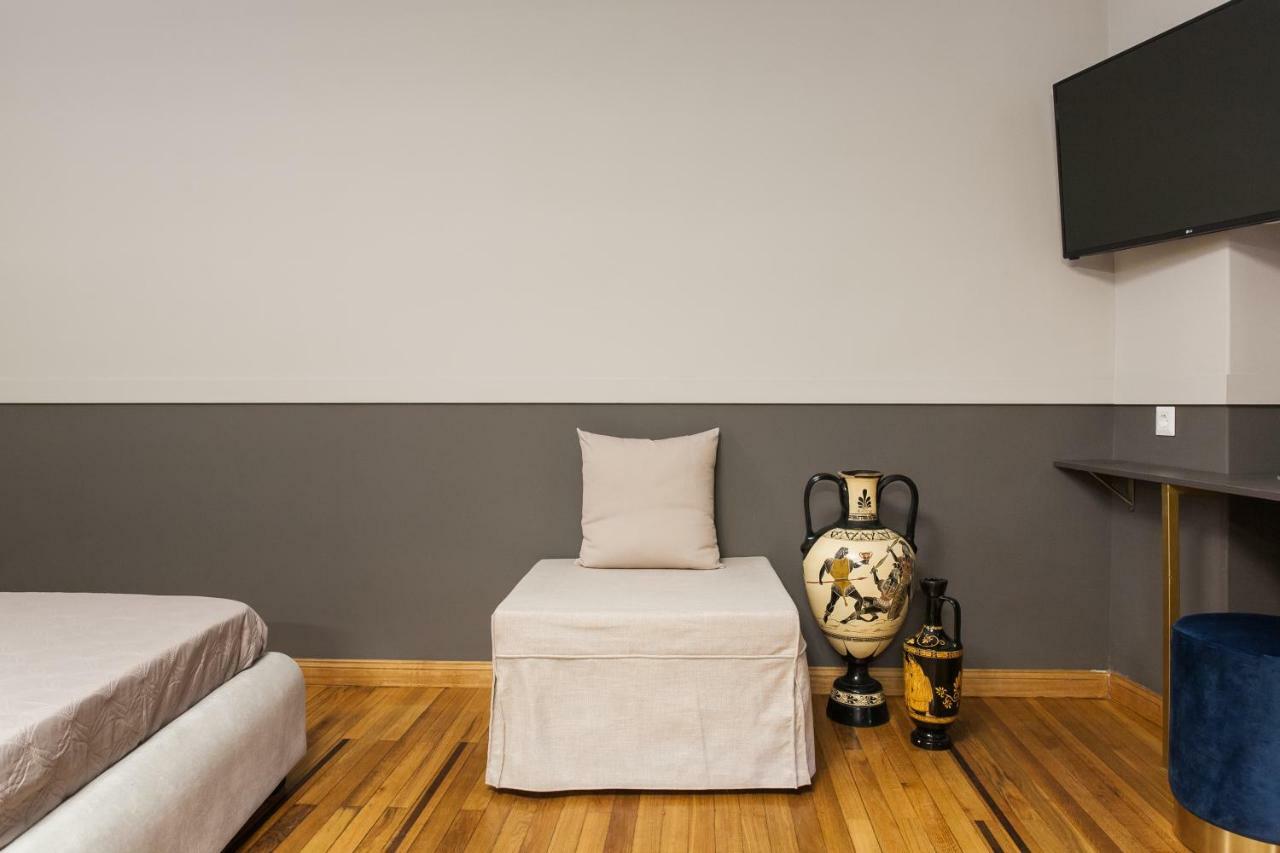 Step One | Luxury Suites Right In The Heart Of Acropolis Next To Metro Station Athen Eksteriør billede